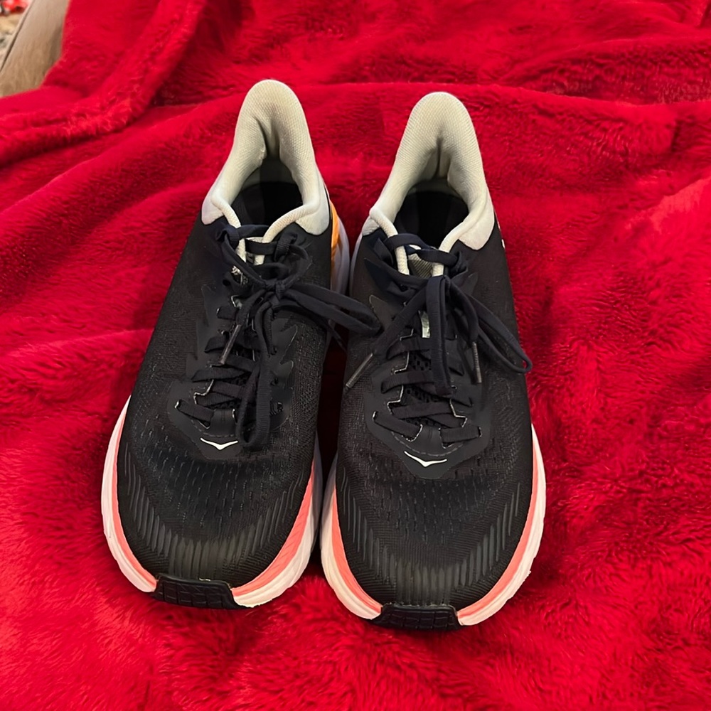 Women’s Hoka Clifton 7. Size 8.